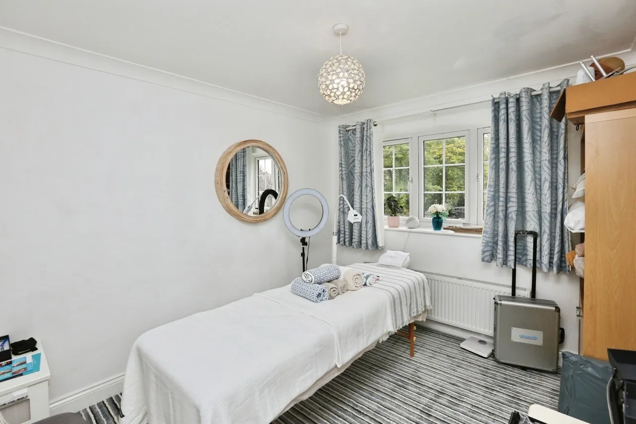 Neilson Close, Chandler's Ford, SO53, photo 15