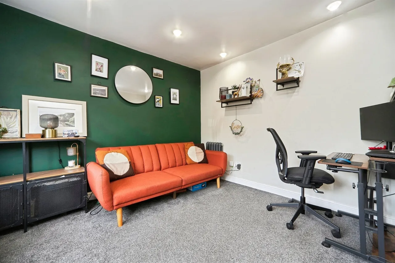 Raywood Close, Yeadon, LS19, photo 7