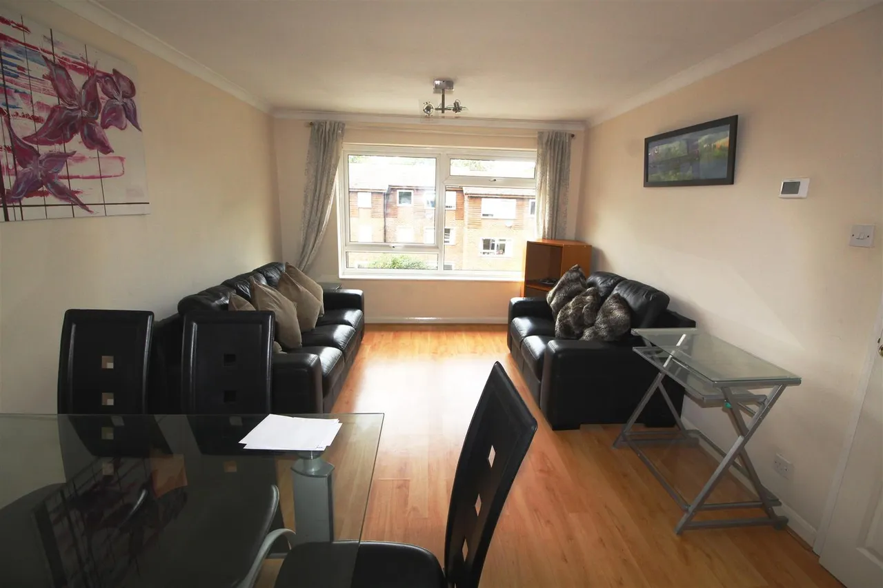 Greenacre Court, Englefield Green, Surrey, TW20 0RF, photo 8