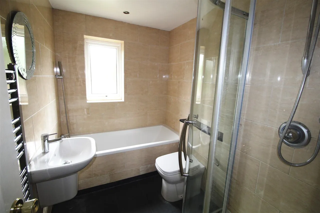 Greenacre Court, Englefield Green, Surrey, TW20 0RF, photo 5