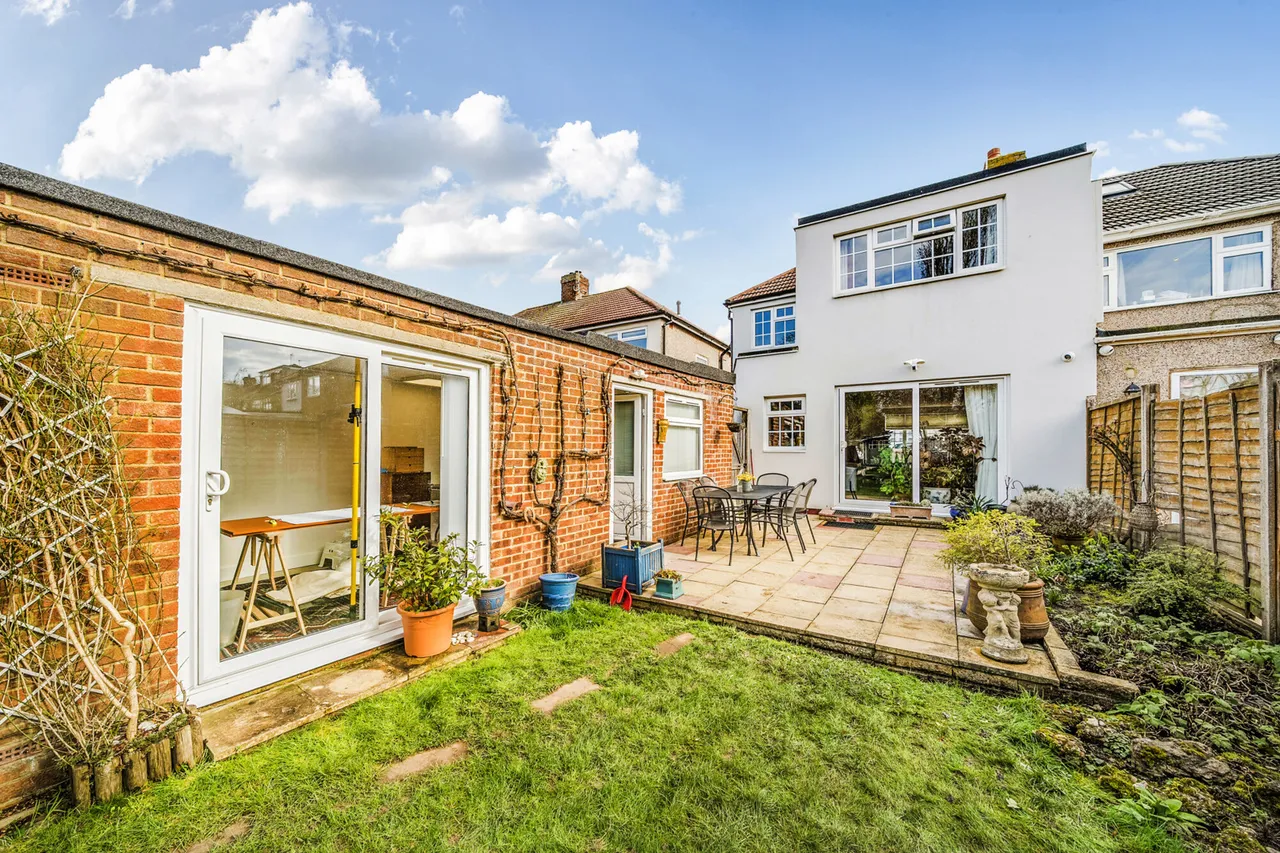 Walton Avenue, Harrow, HA2, photo 22