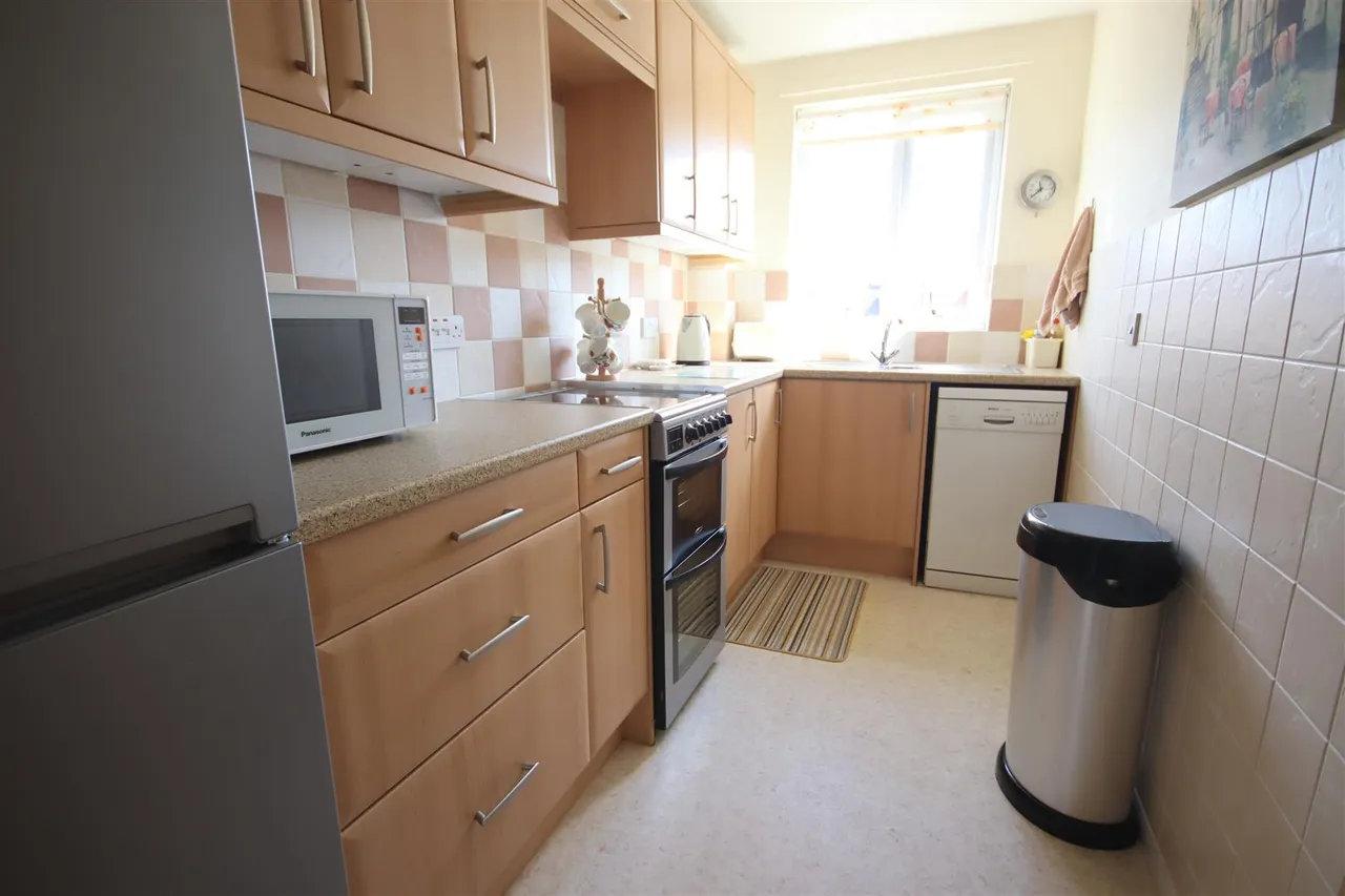 Langley Road, Chippenham, photo 4