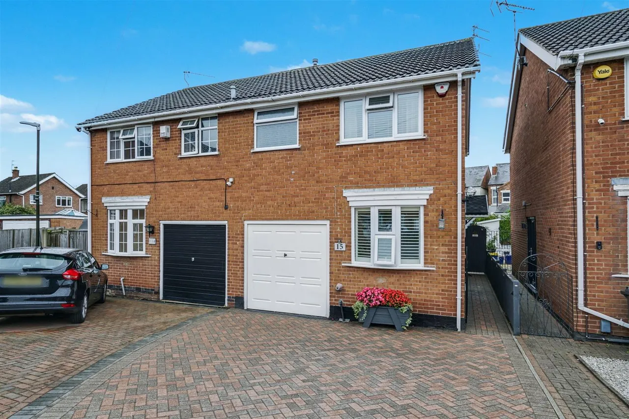 3 bed house for sale, Frisby Avenue, Long Eaton, NG10