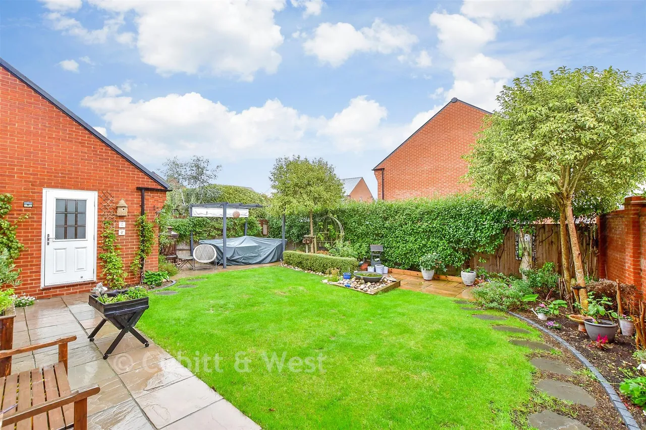 Shelby Drive, Westhampnett, PO18, photo 2