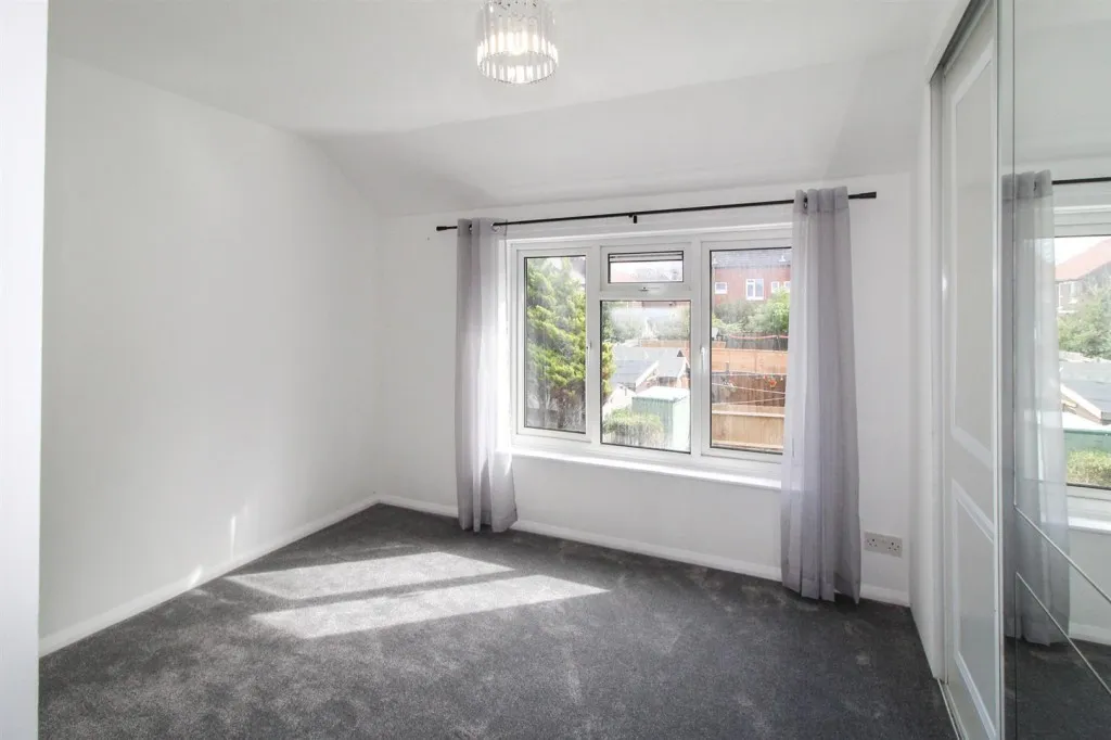 Swallowtail Road, Horsham, RH12, photo 7