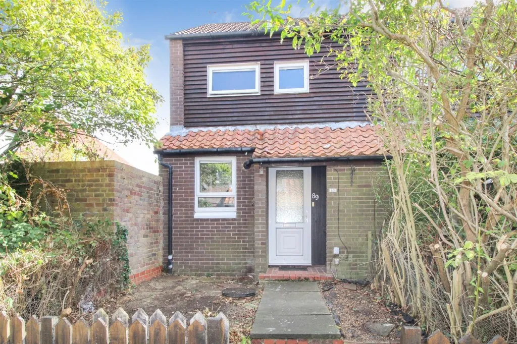 Swallowtail Road, Horsham, RH12, photo 13