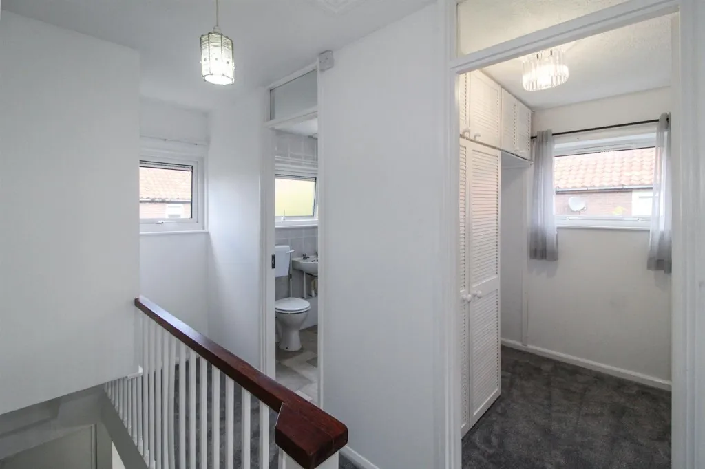 Swallowtail Road, Horsham, RH12, photo 12
