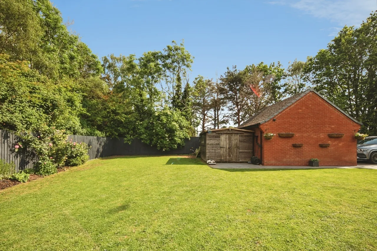 Norman Edwards Close, Nether Whitacre, B46, photo 11