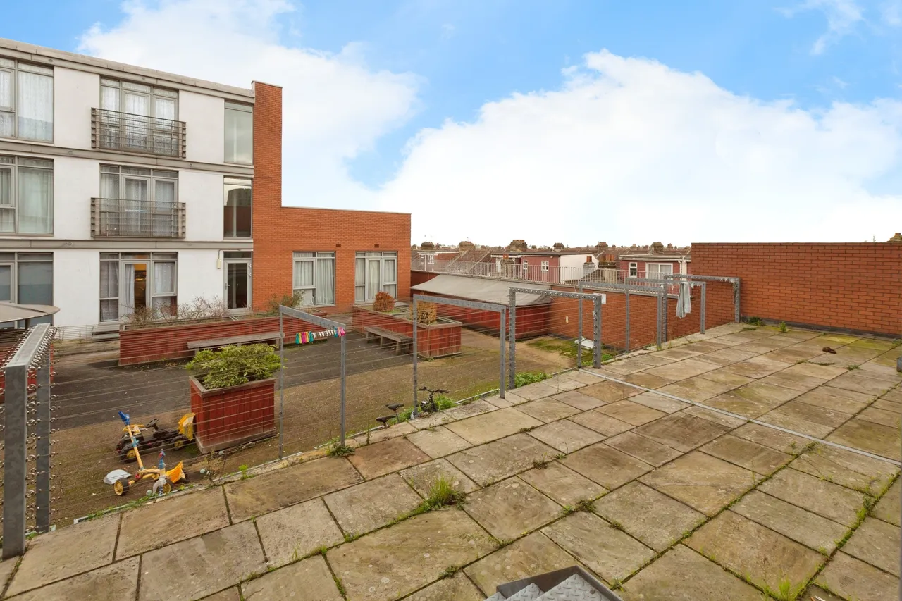 Longbridge Road, Barking, IG11, photo 17