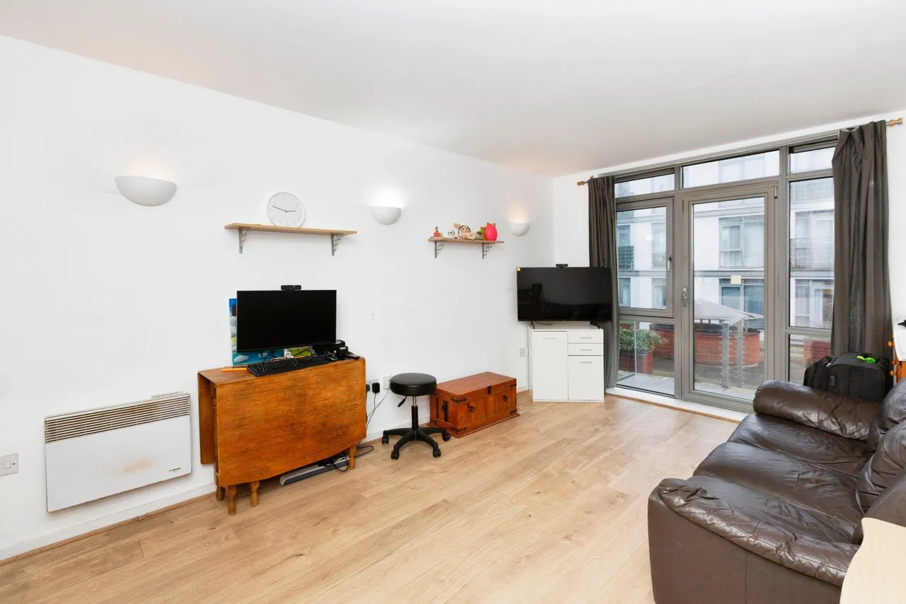 Longbridge Road, Barking, IG11, photo 2