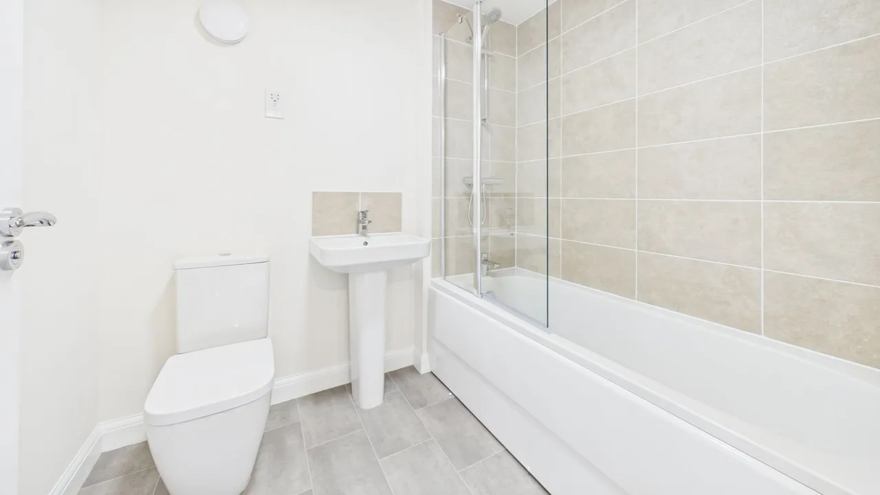 Houghton Drive, Corby Glen, NG33, photo 15