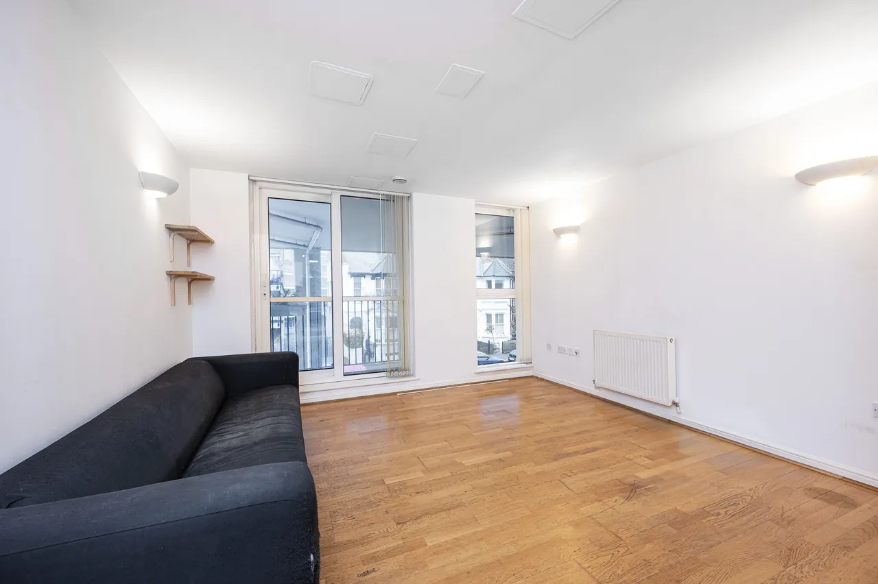 1 bed flat for sale — 6 Hacon Square, Richmond Road, London