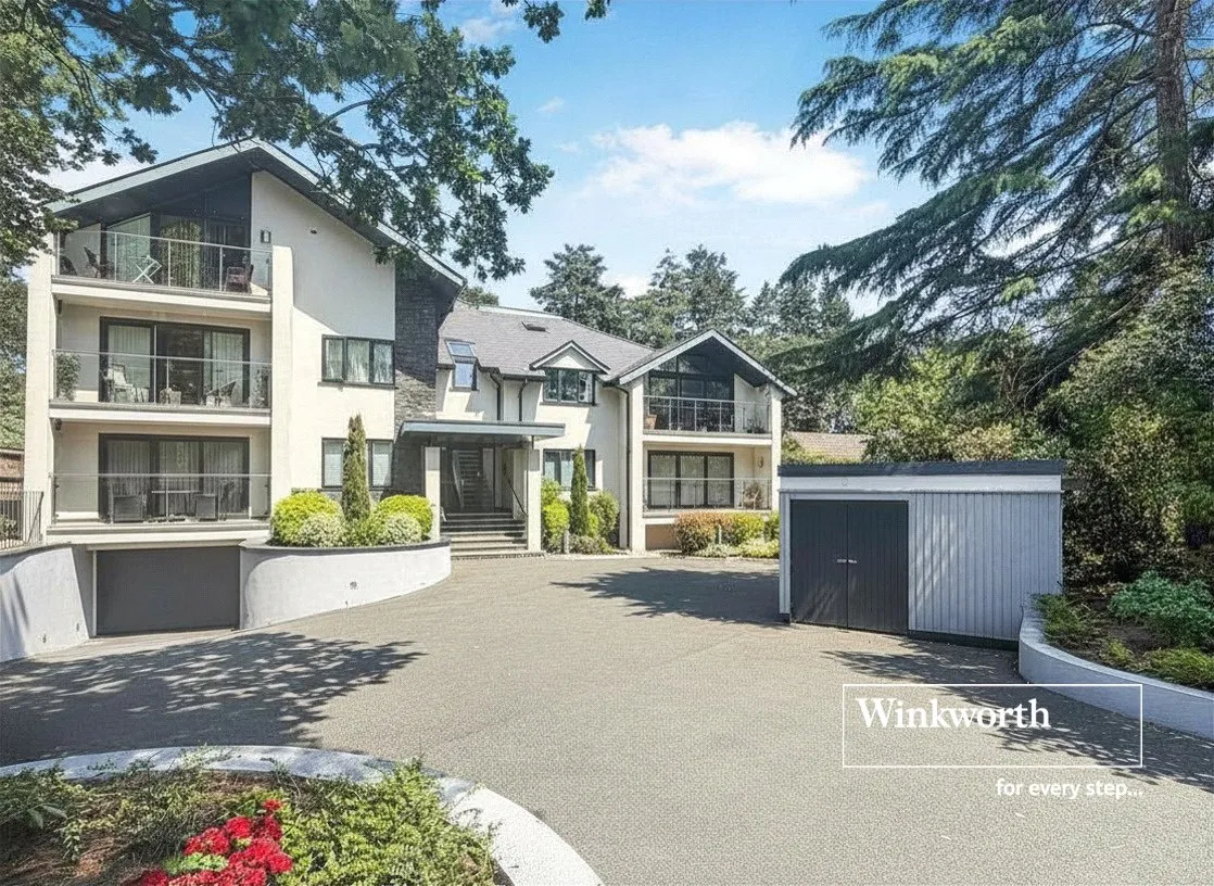 3 bed flat for sale — New Road, Ferndown, Dorset, BH22