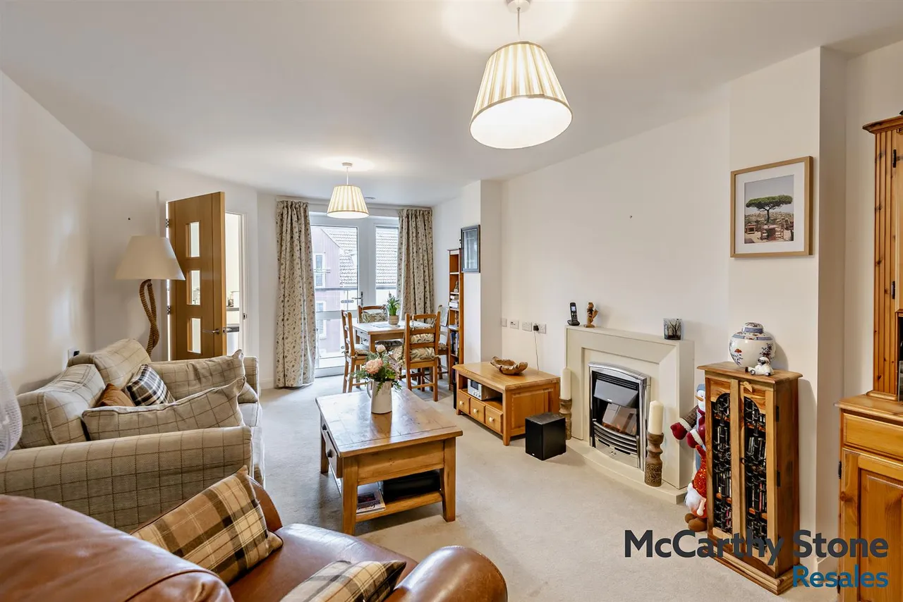 Pegs Lane, Hertford, SG13, photo 6