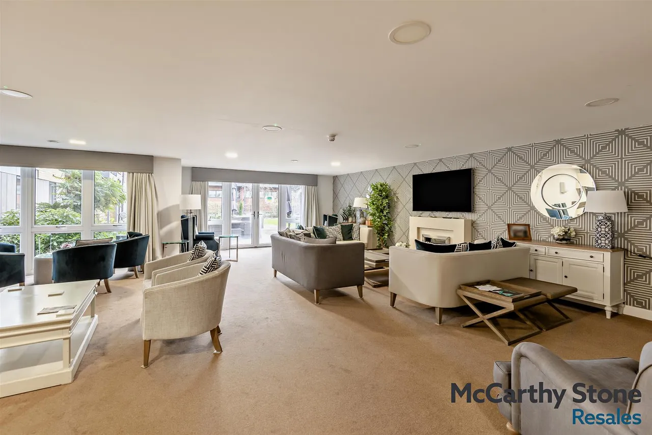 Pegs Lane, Hertford, SG13, photo 16