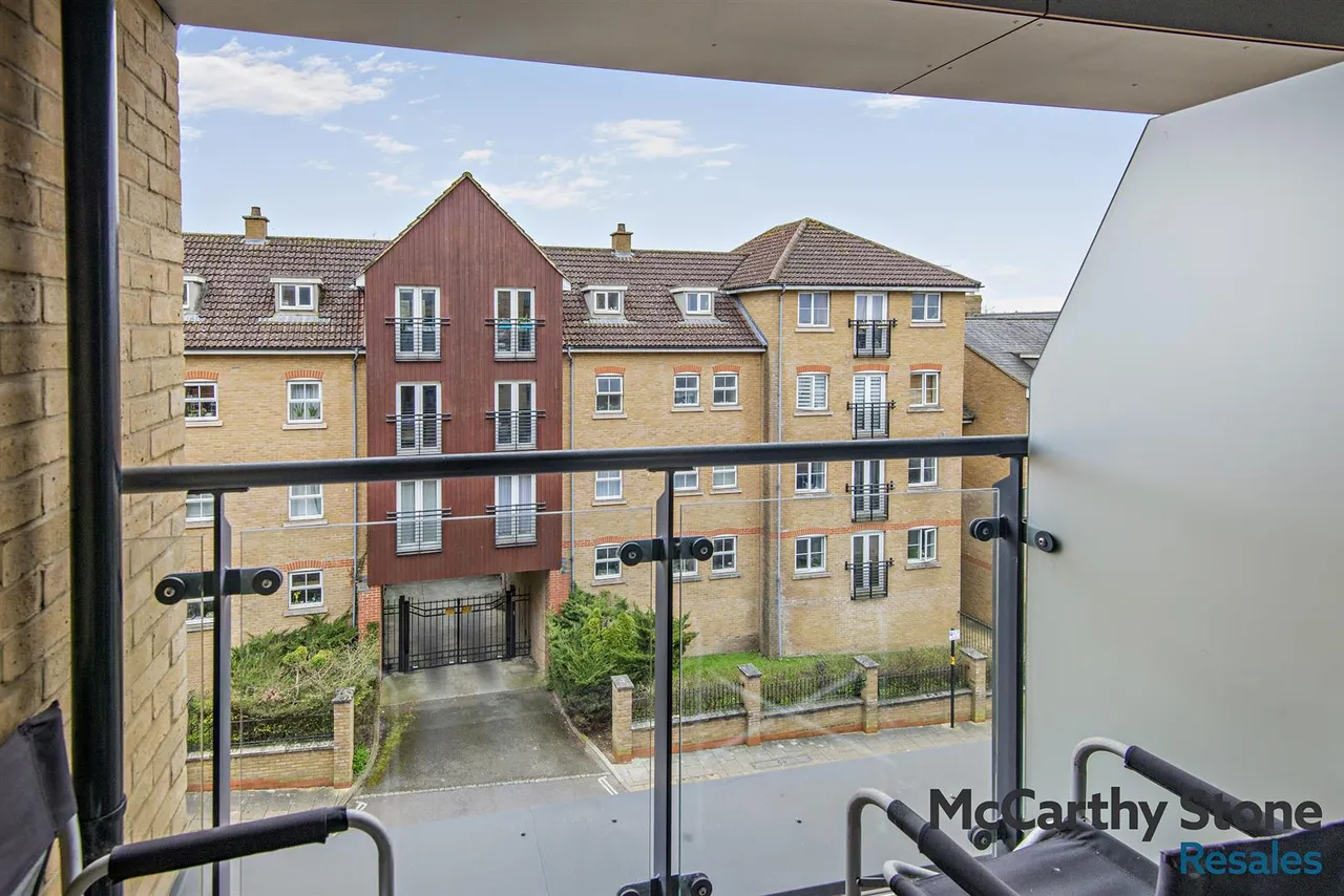 Pegs Lane, Hertford, SG13, photo 2