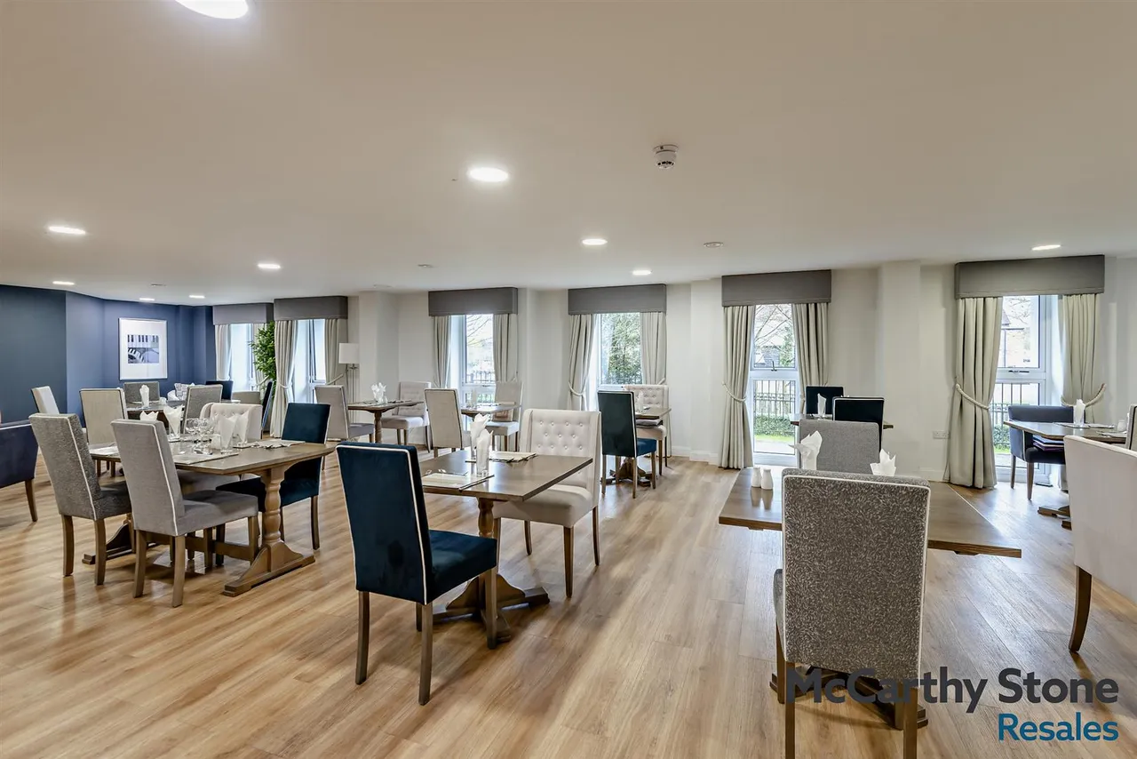 Pegs Lane, Hertford, SG13, photo 19