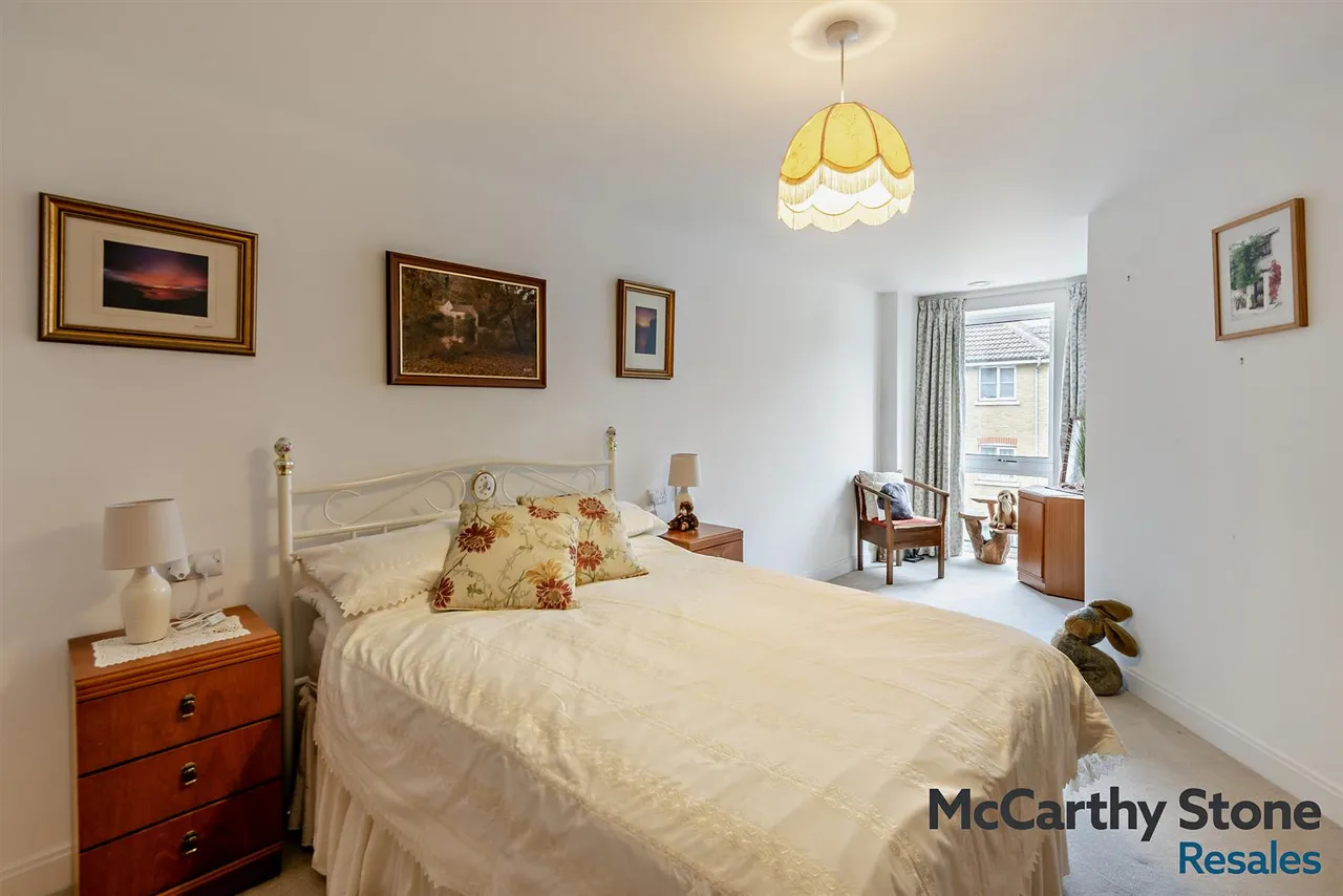 Pegs Lane, Hertford, SG13, photo 9