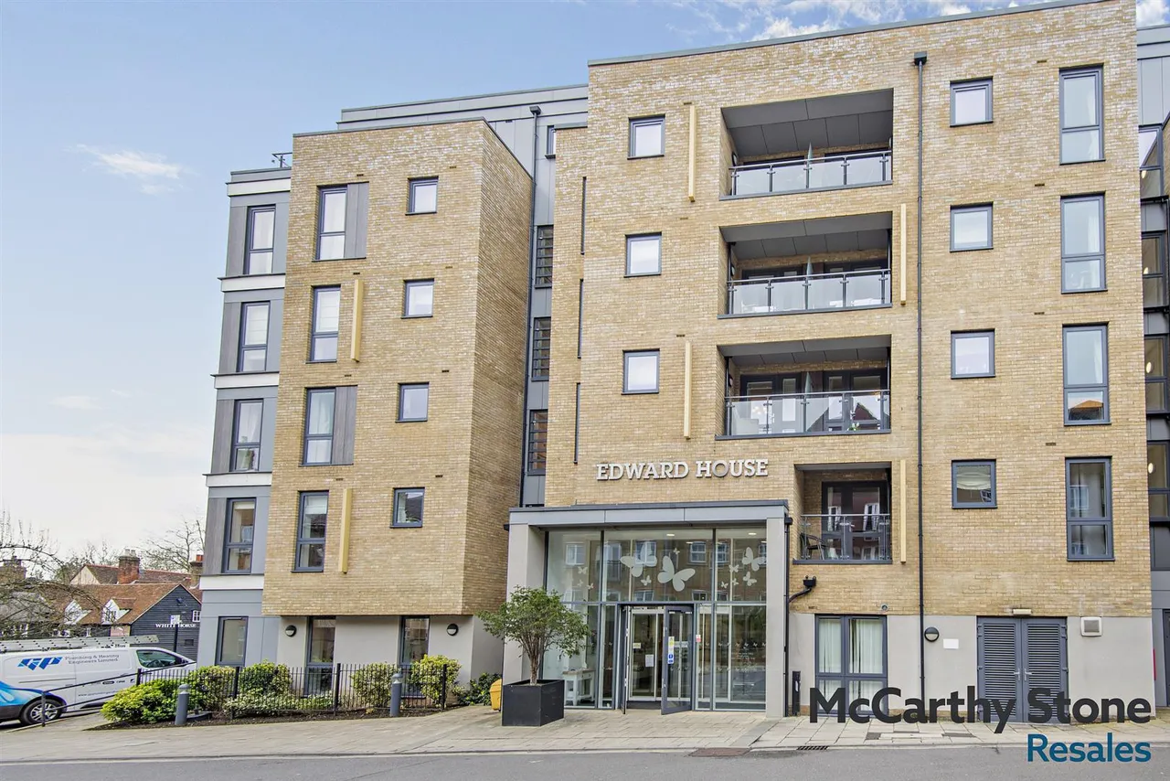 1 bed flat for sale, Pegs Lane, Hertford, SG13