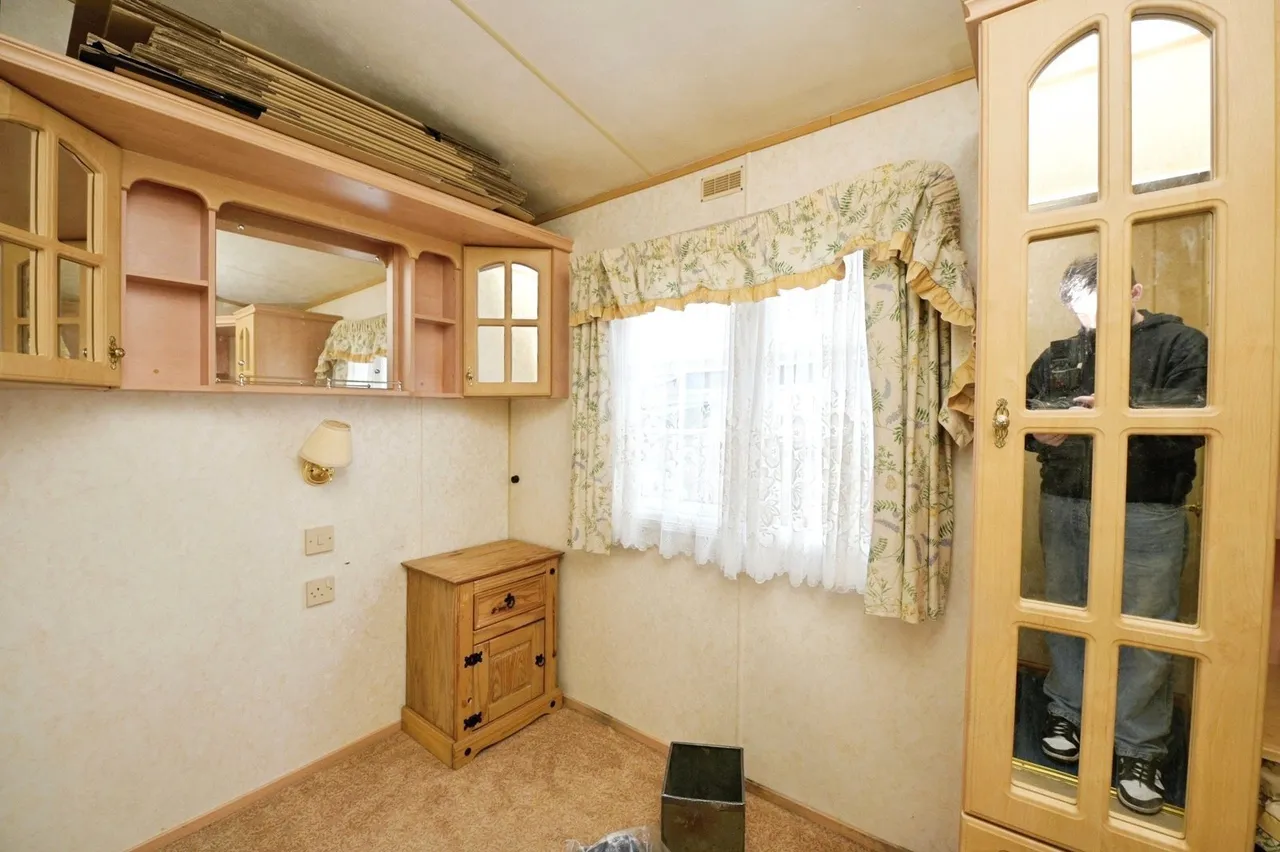 Sunset Drive, Havering-Atte-Bower, Romford, RM4, photo 9