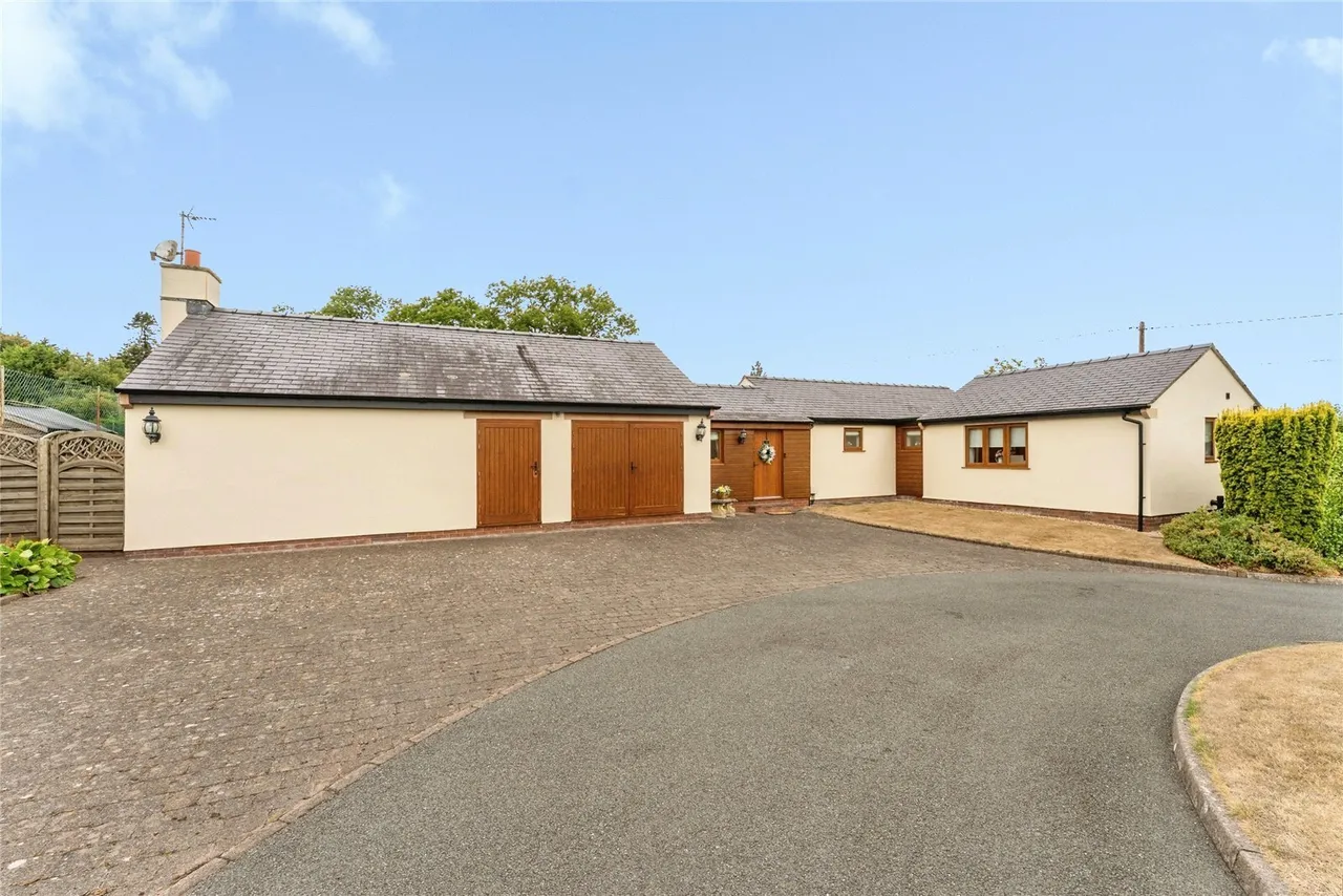 Ffordd Pen Y Bryn, Nercwys, CH7, photo 34