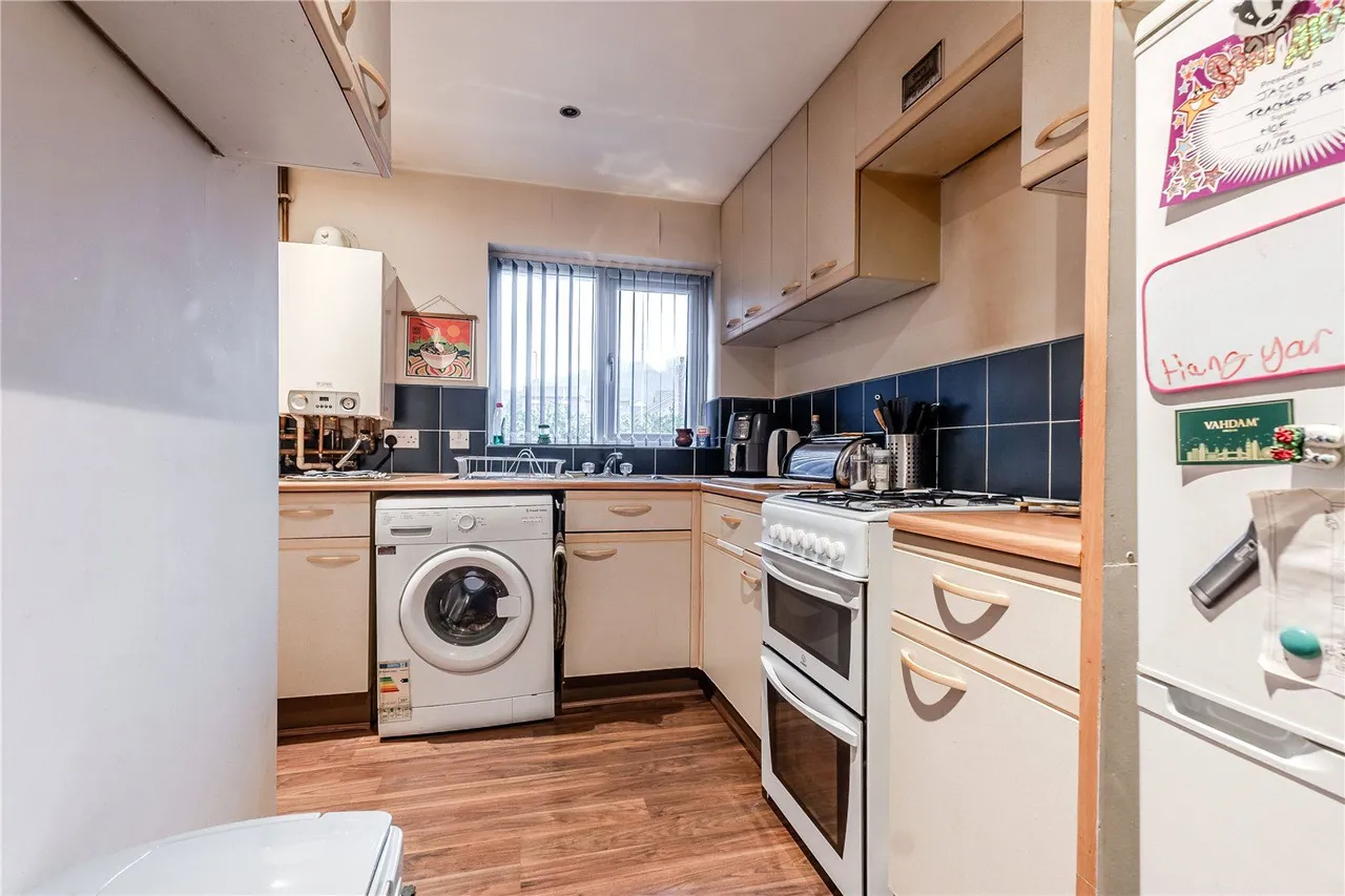 Town Street, Rodley, LS13, photo 6