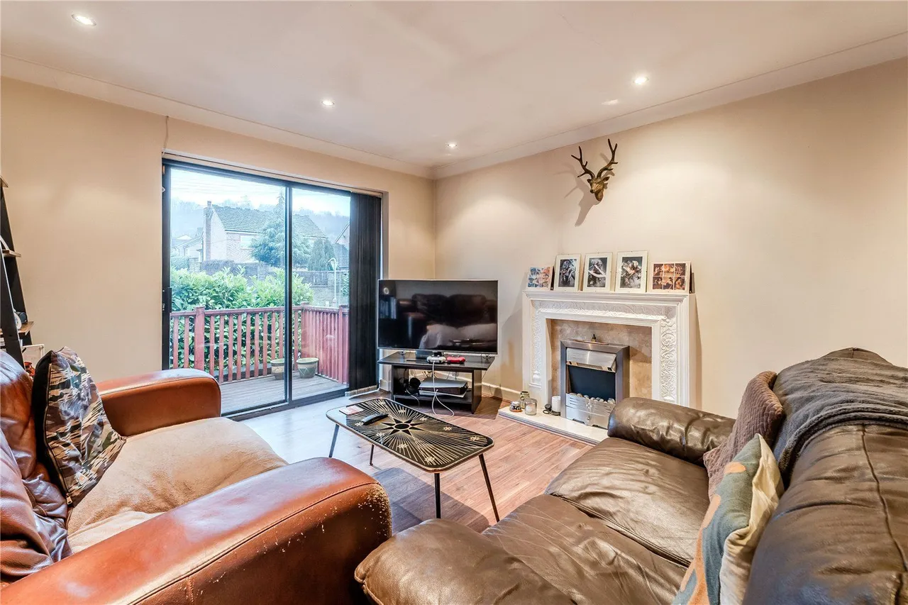 Town Street, Rodley, LS13, photo 3