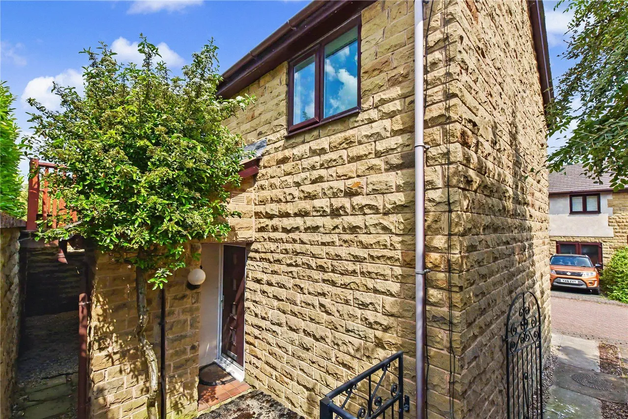 Town Street, Rodley, LS13, photo 8