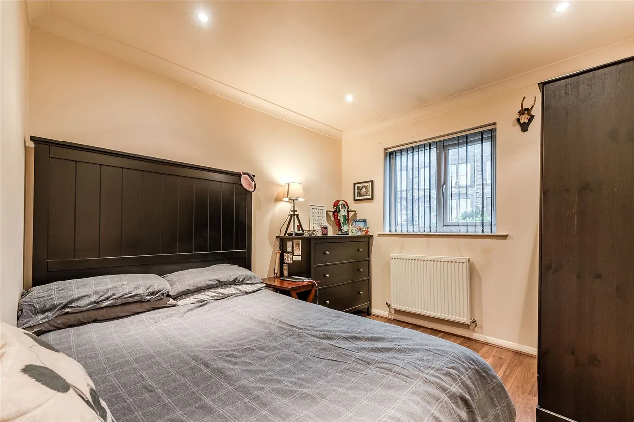 Town Street, Rodley, LS13, photo 5