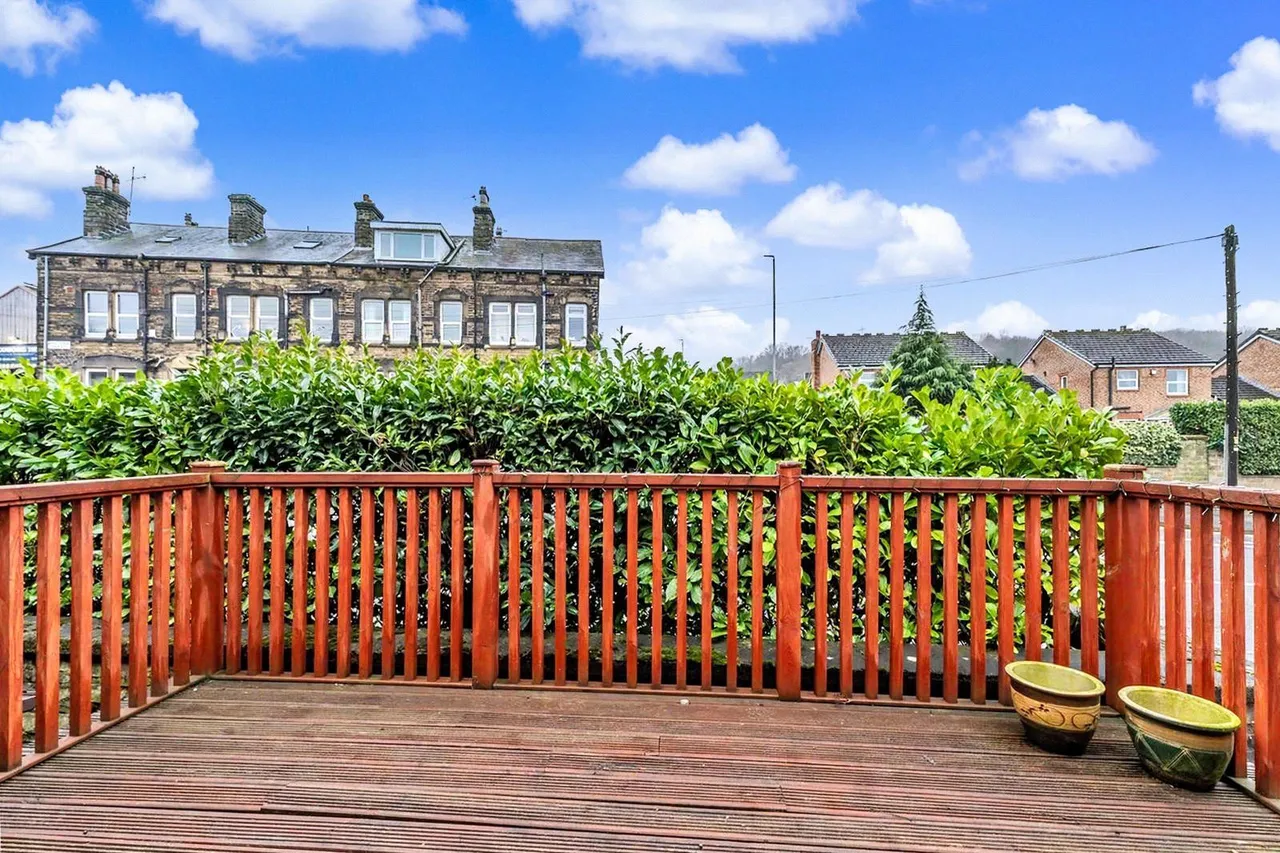 Town Street, Rodley, LS13, photo 9