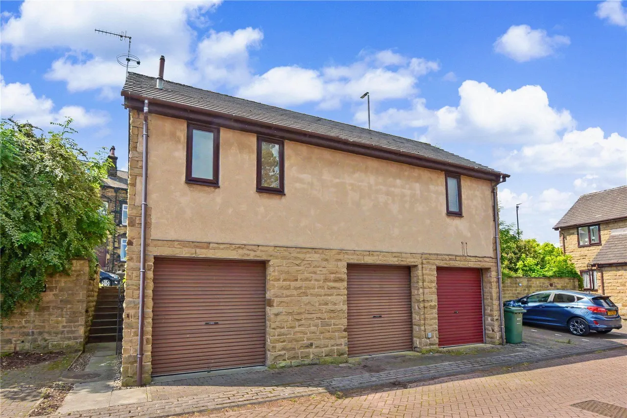 Town Street, Rodley, LS13, photo 10