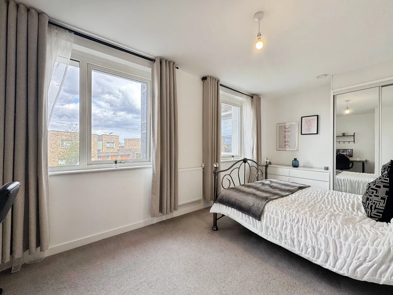 Medawar Drive, NW7, photo 3