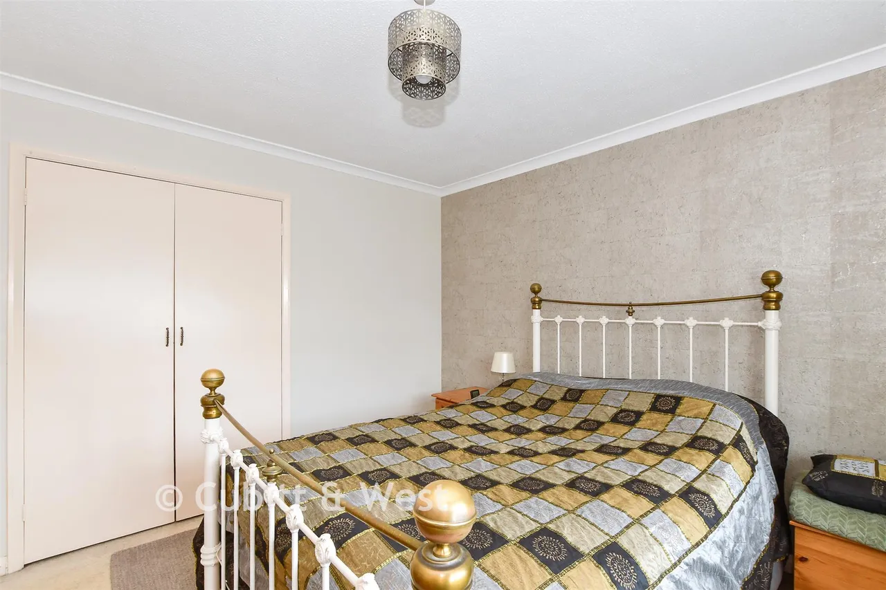 Fairbanks, Haywards Heath, RH16, photo 8