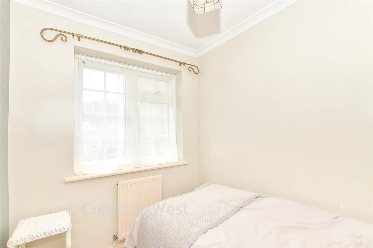 Fairbanks, Haywards Heath, RH16, photo 12