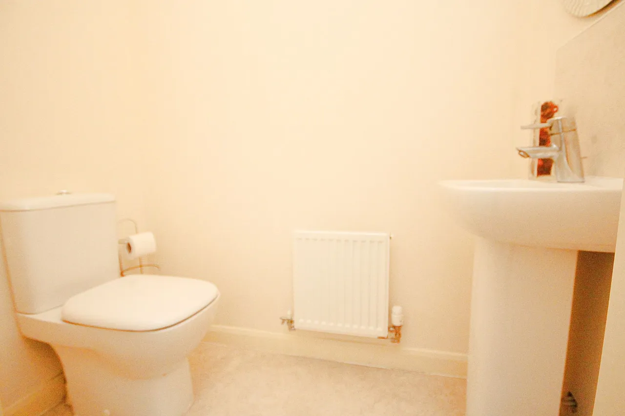 Bakersfield Drive, Great Sankey, Warrington, Warrington, WA5 8HP, photo 6