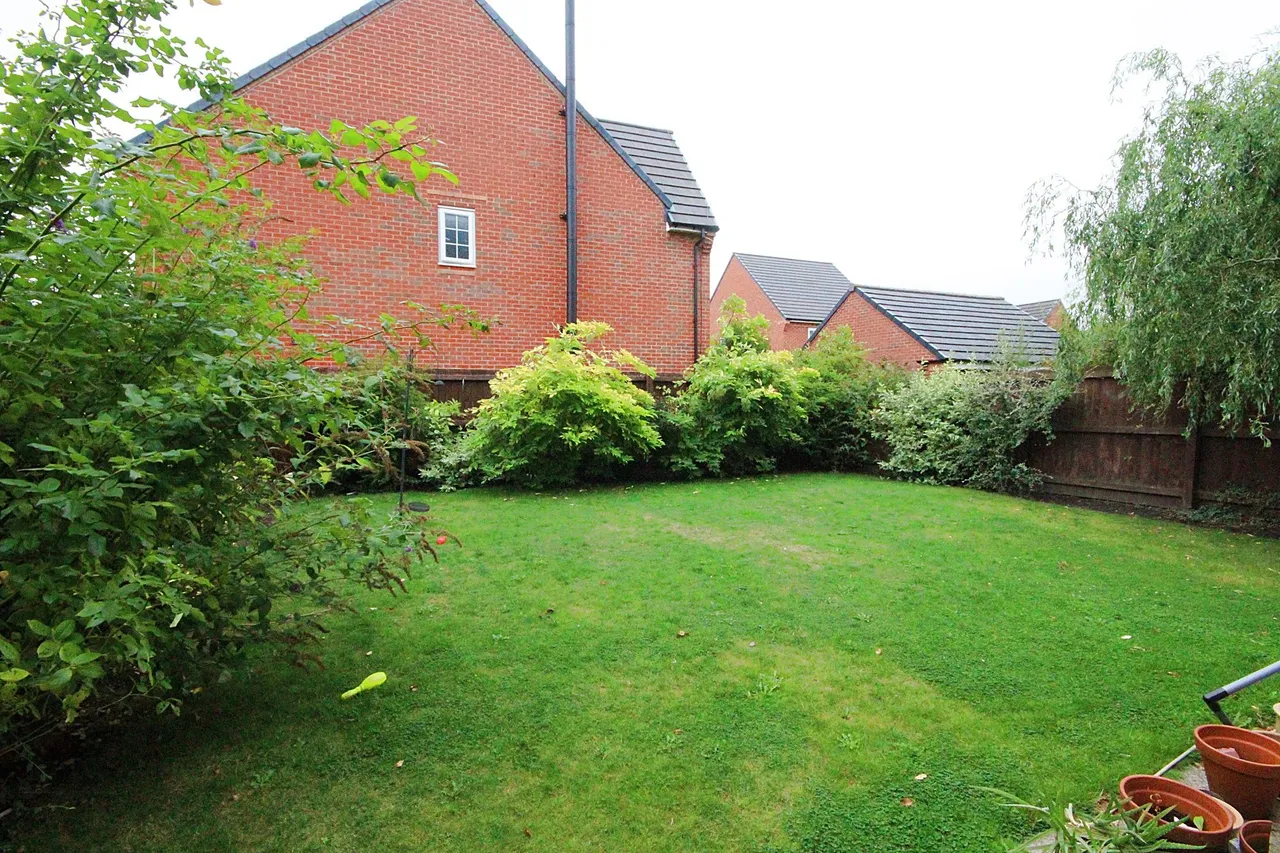 Bakersfield Drive, Great Sankey, Warrington, Warrington, WA5 8HP, photo 14