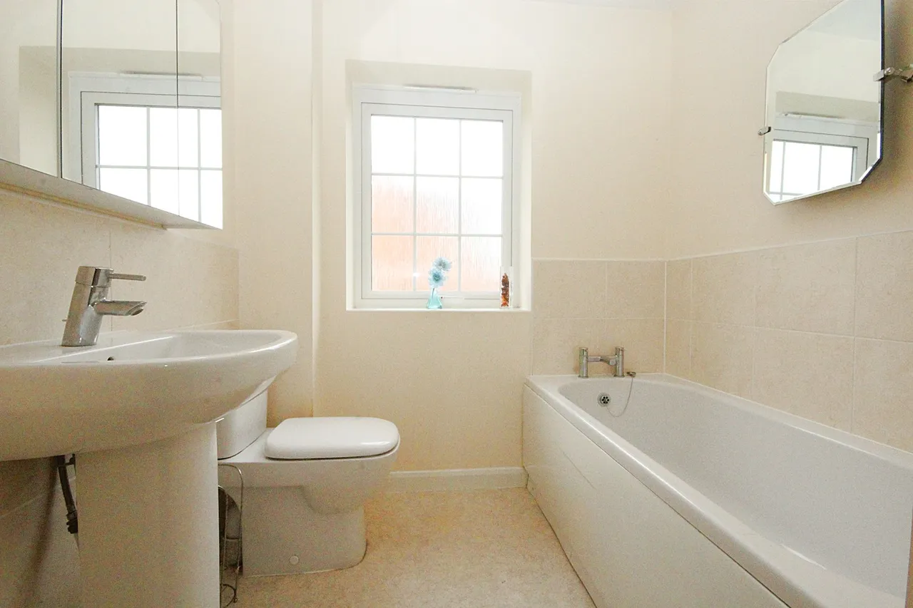 Bakersfield Drive, Great Sankey, Warrington, Warrington, WA5 8HP, photo 5