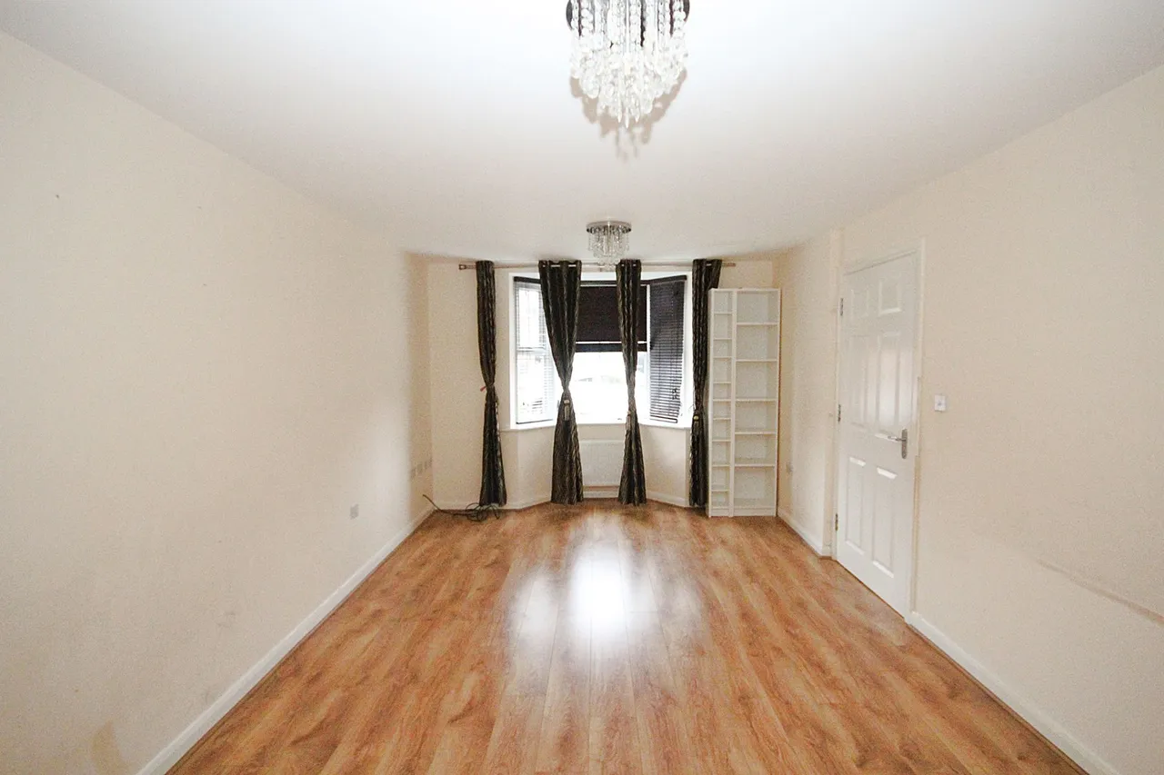 Bakersfield Drive, Great Sankey, Warrington, Warrington, WA5 8HP, photo 3