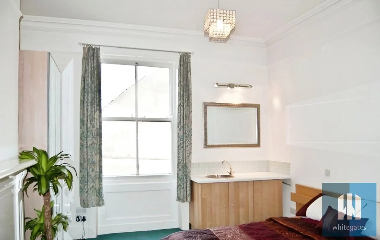 Trinity Street, Huddersfield, HD1, photo 3