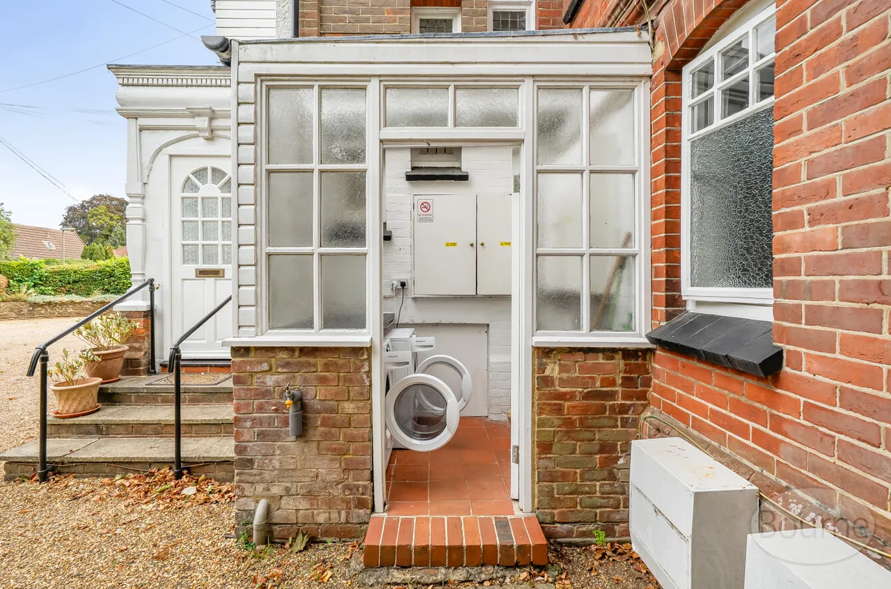 Busbridge Lane, Godalming, GU7, photo 14