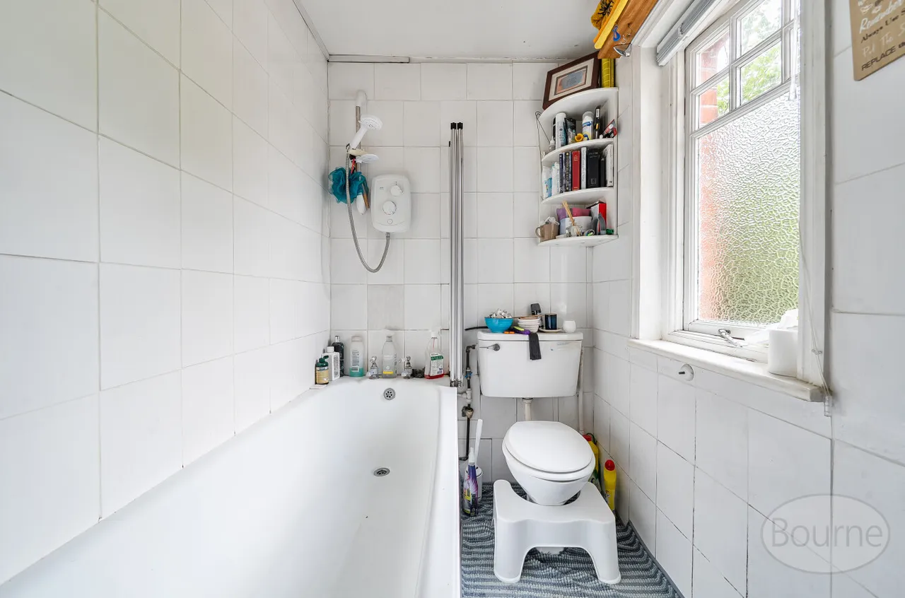 Busbridge Lane, Godalming, GU7, photo 17