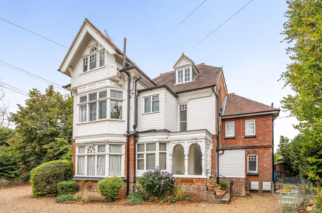 flat for sale, Busbridge Lane, Godalming, GU7