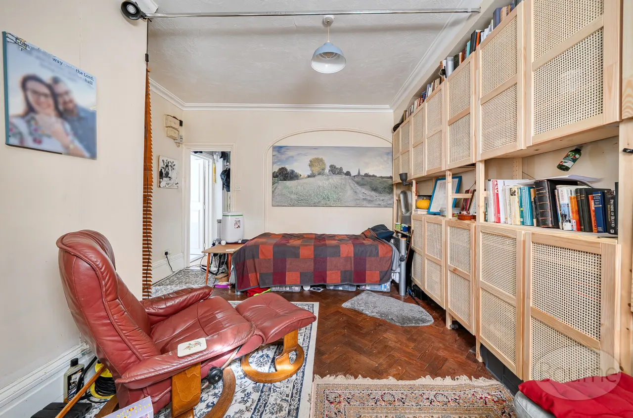 Busbridge Lane, Godalming, GU7, photo 4