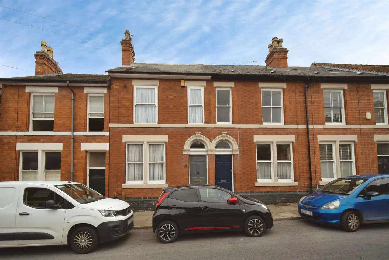 3 bed house for sale, Margaret Street, Strutts Park, DE1