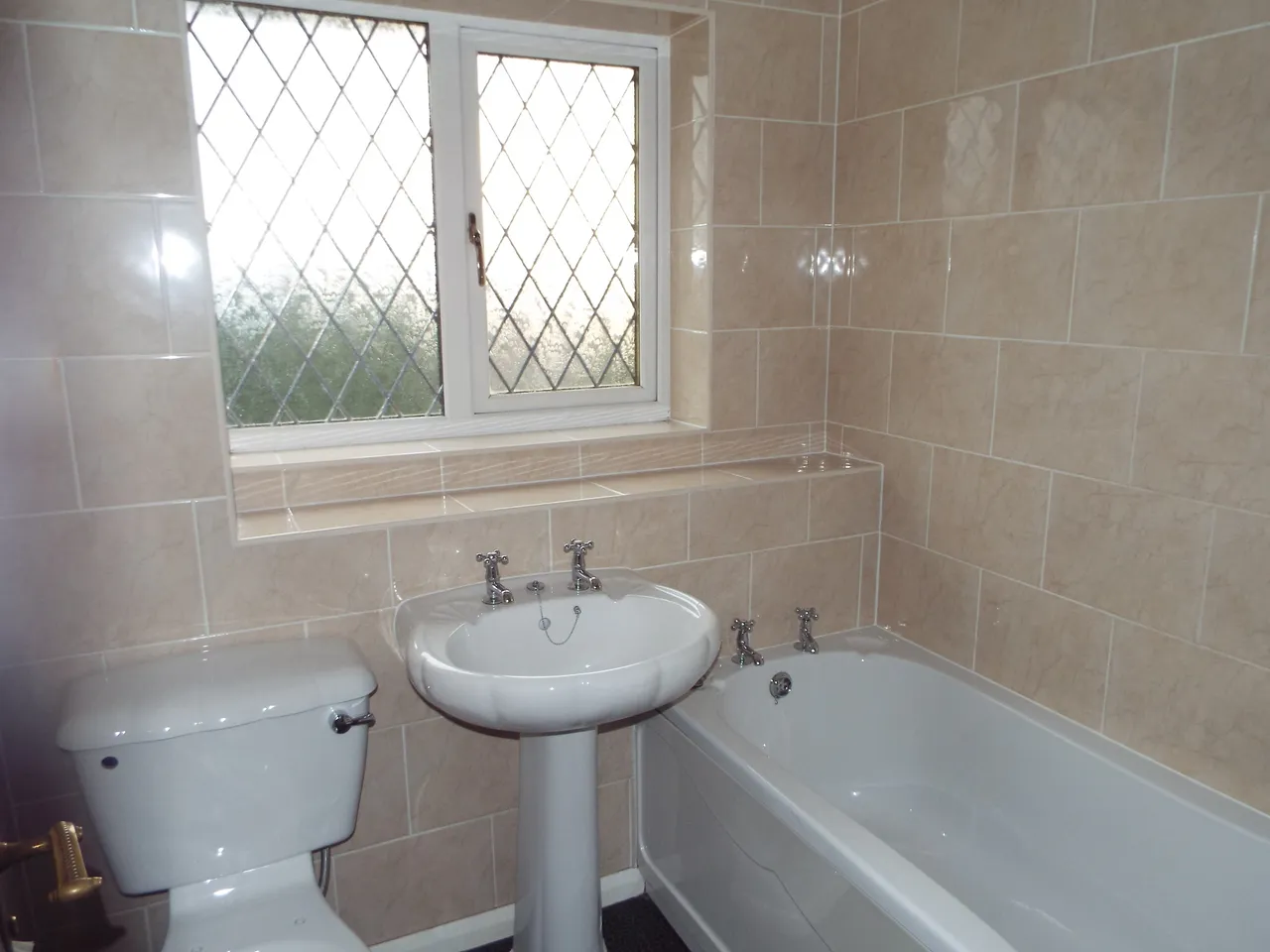Roman Court, Wilnecote, B77, photo 11