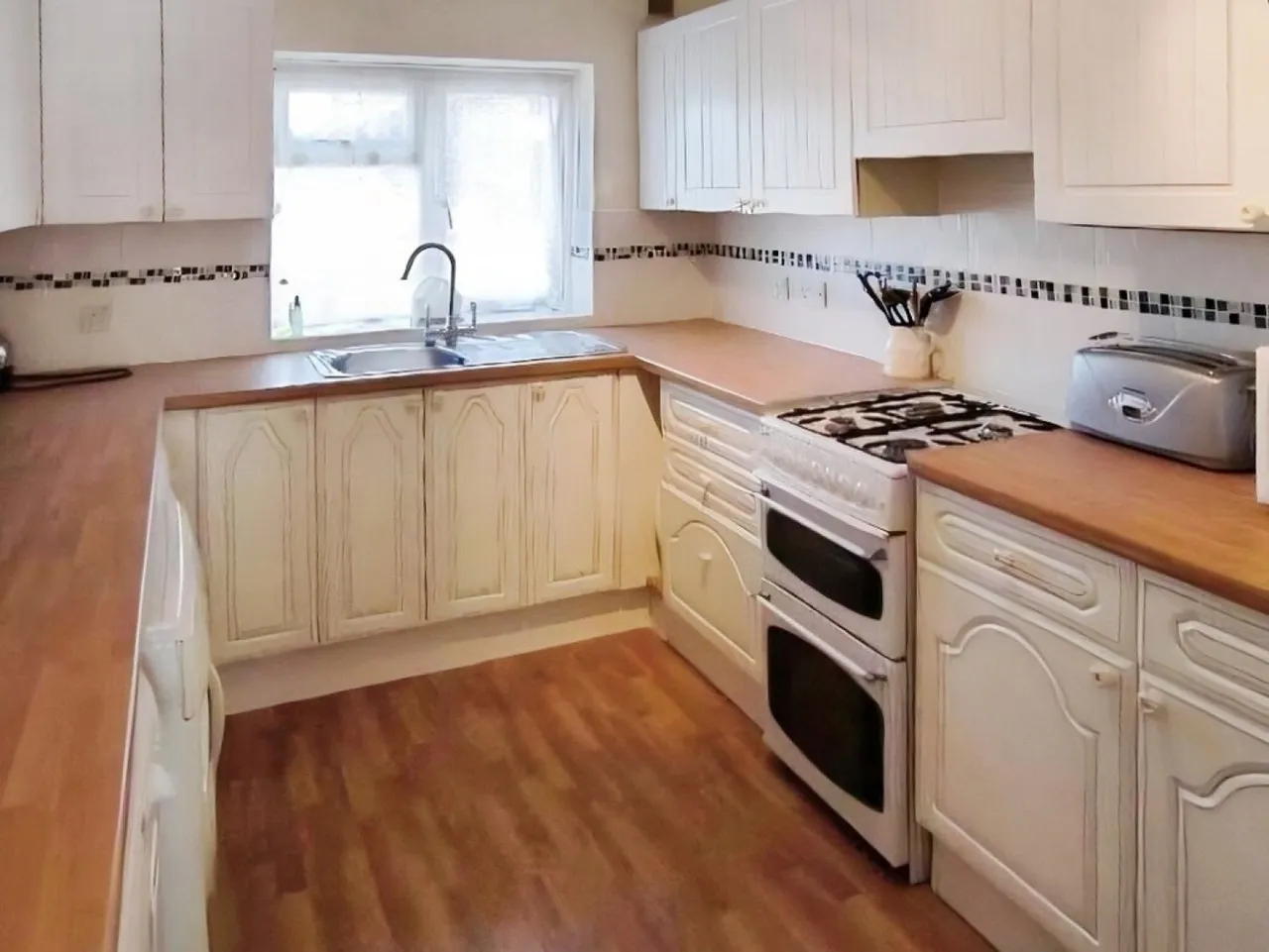 3Eldertree Gardens, EX4, photo 2