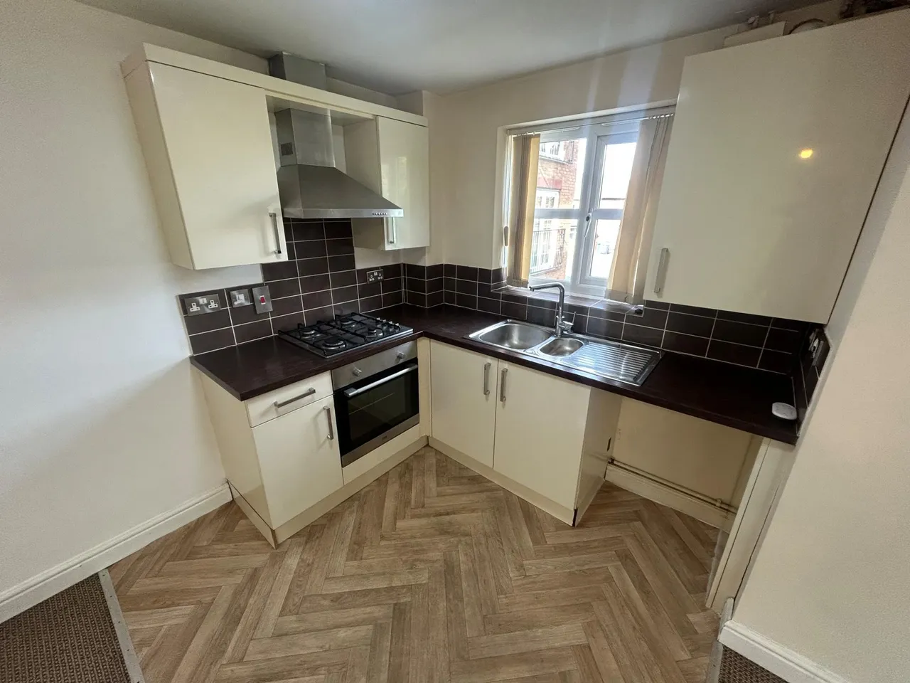 Wyggeston Street, Burton upon Trent, DE13, photo 3
