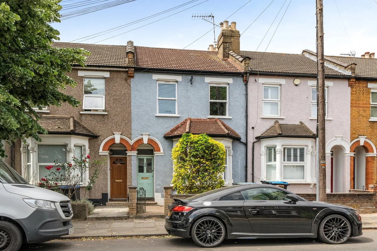 3 bed house for sale, Falmer Road, Enfield, EN1