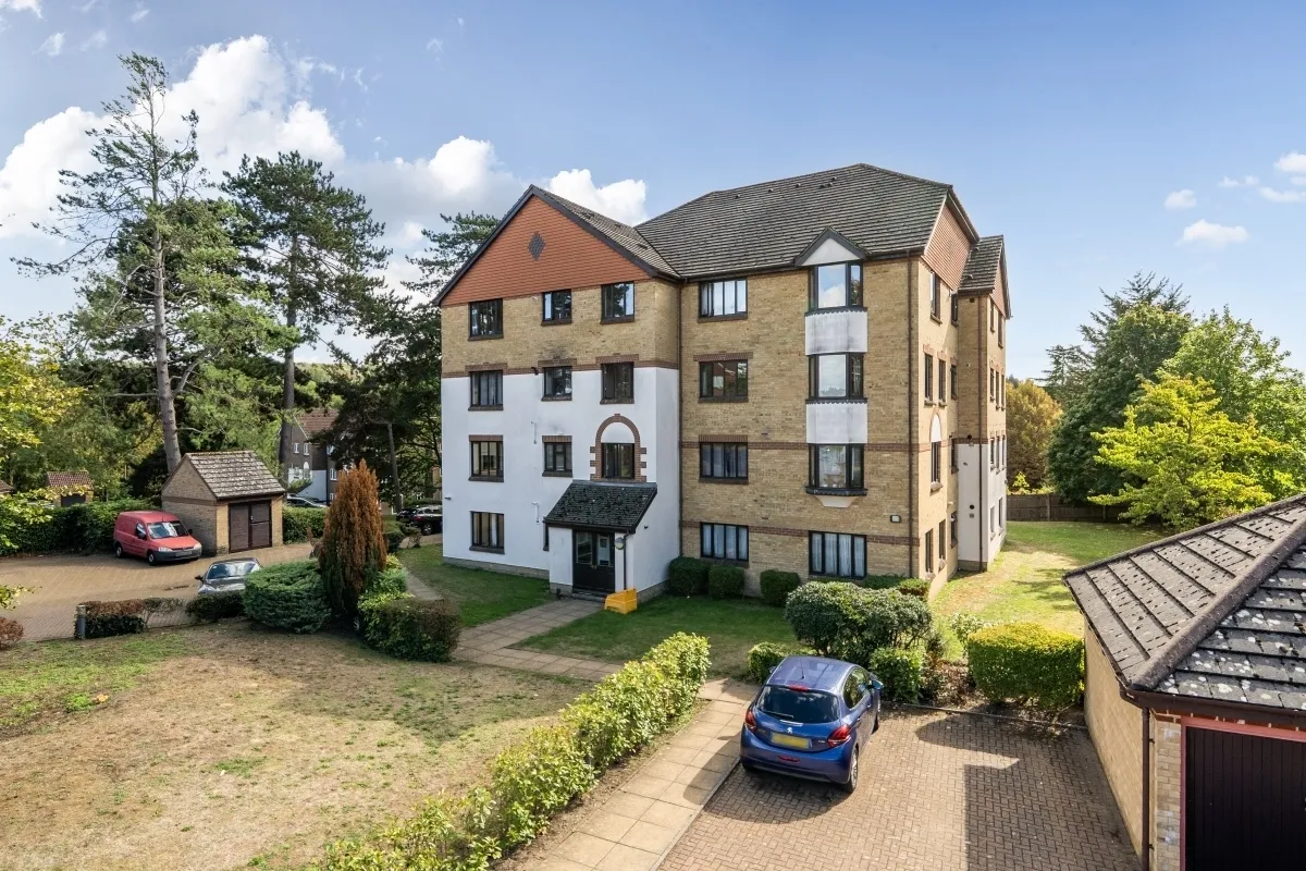 1 bed flat to rent — St. Annes Rise Redhill RH1