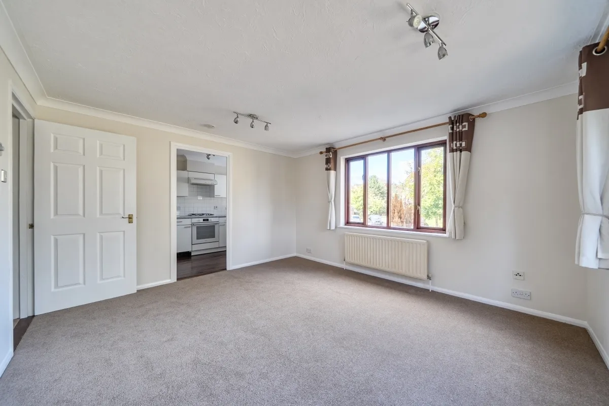 St. Annes Rise Redhill RH1, photo 2